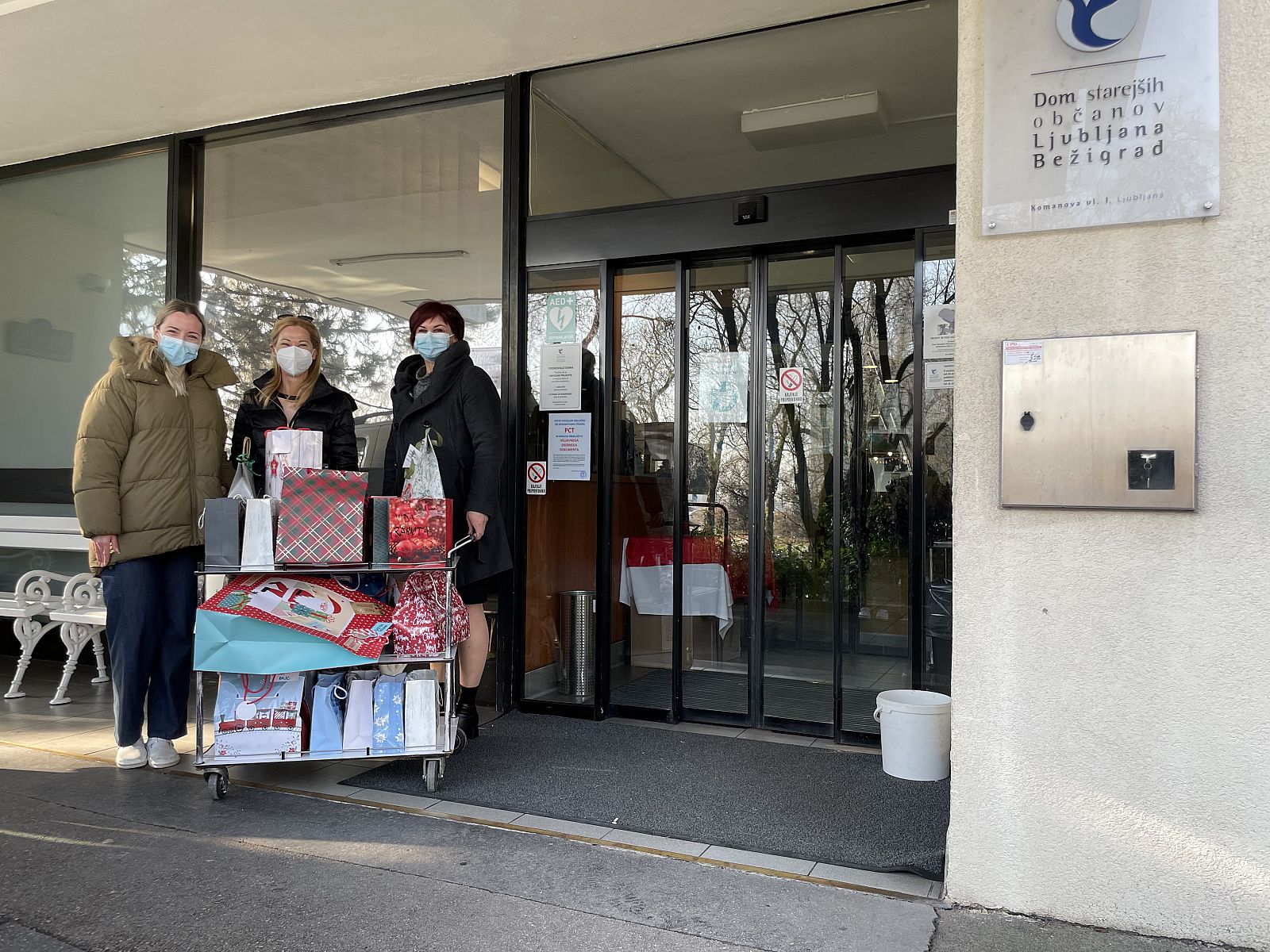 Obdarovanje stanovalcev za božič