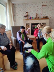 Prebivalci doma starejših občanov z demenco in pes